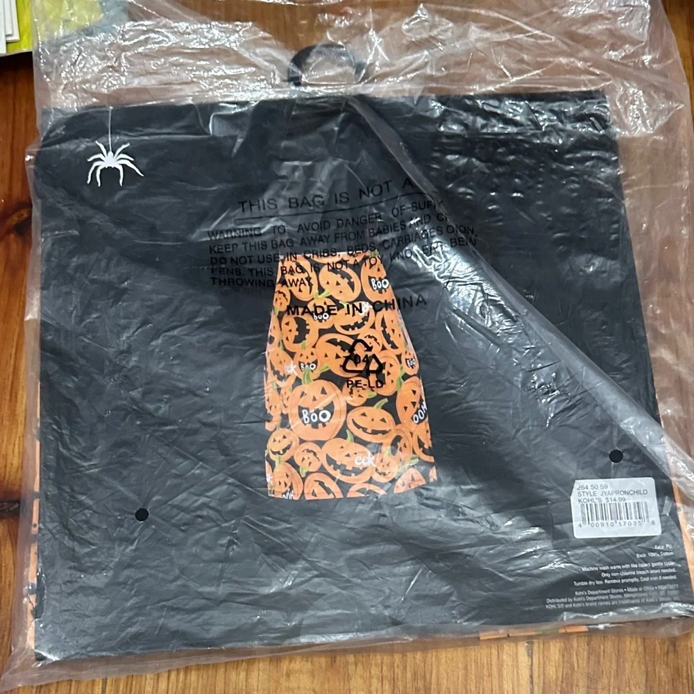 NEW Happy Halloween Wipe Clean Kids Child’s Size Pumpkin Apron
